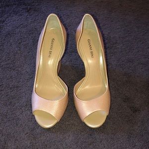 Gianni Bini peep toe wedge heels 7